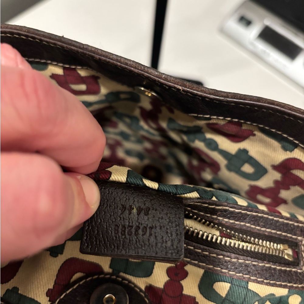 Gucci Brown Suede Shoulder Bag with Gold-Tone Accents - Picture 5 of 7